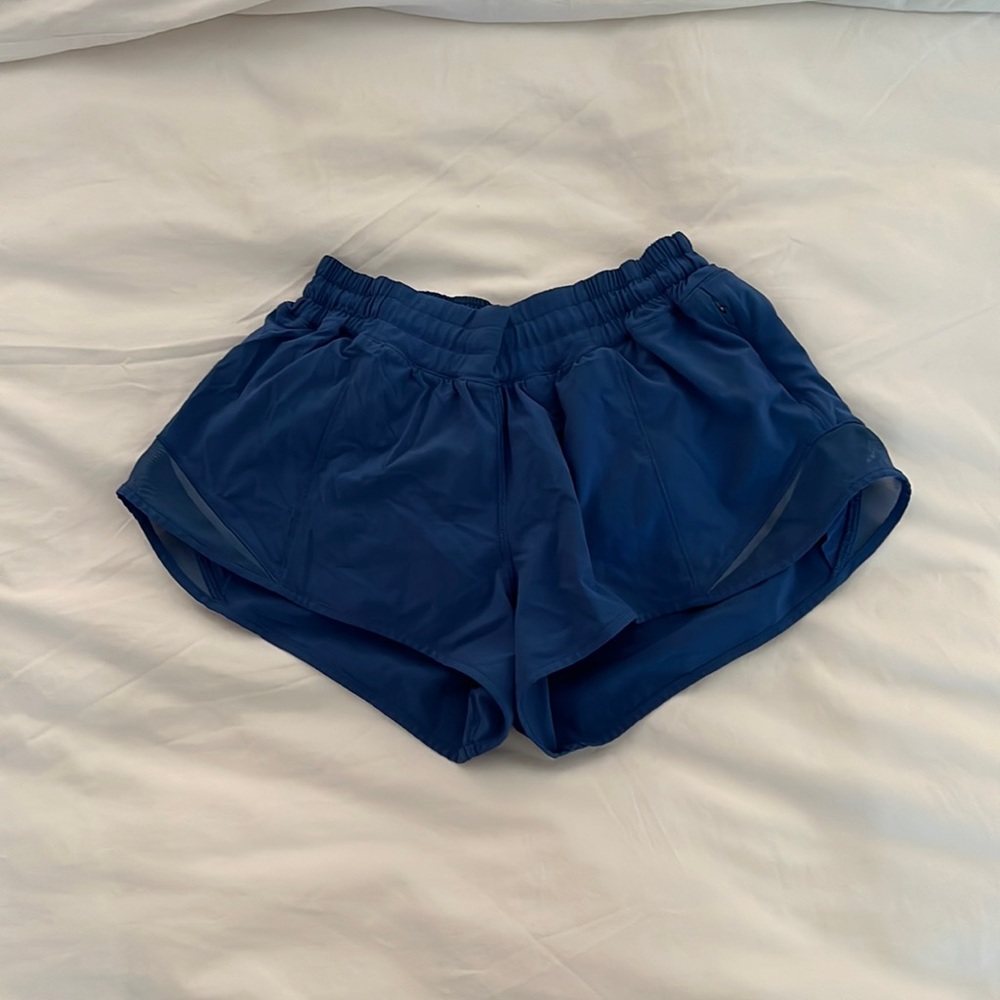 Lululemon hotty hot low rise lines short